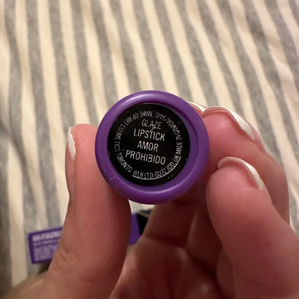 SELENA X Mac Glaze lip stick Amor prohibido